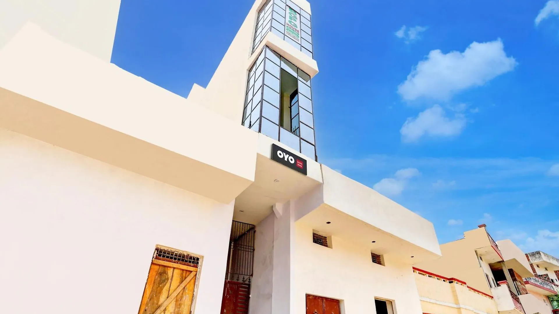 Super Hotel O B.G.P.G House Varanasi