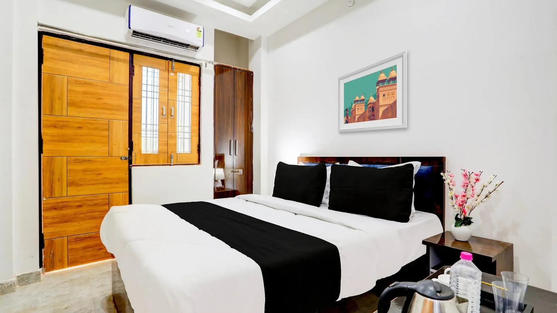 Super Hotel O B.G.P.G House Benares